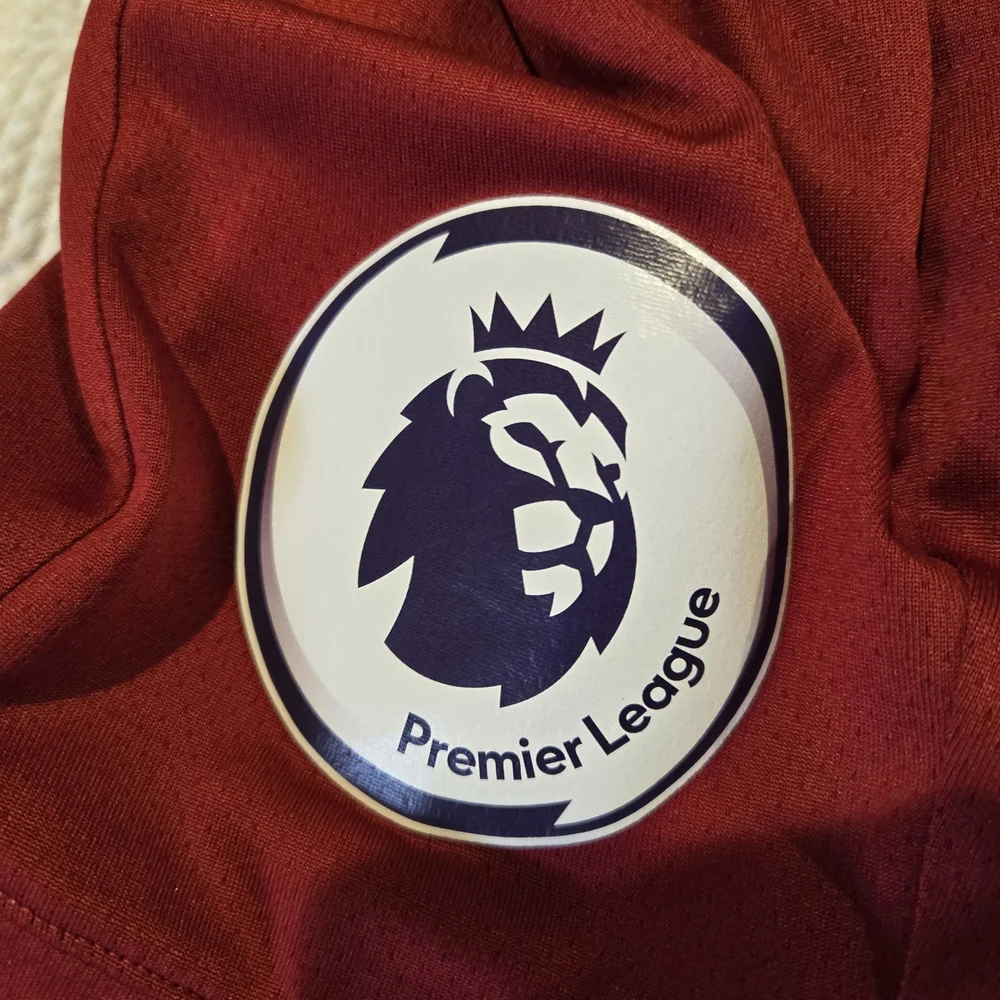 2019 Liverpool FC Soccer Jersey - Mohamed Salah - Picture 4 of 7